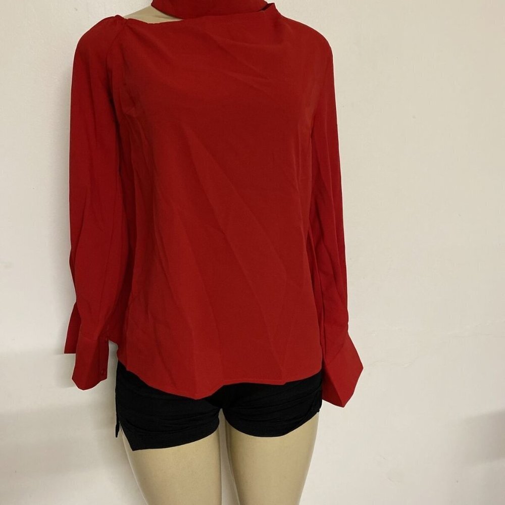 3/15 couture Red Mock Neck Blouse Cutout Long Sleeve Button Cuff Top‎